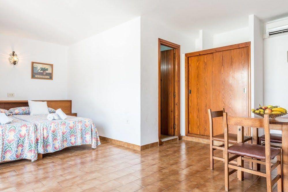 Apartamentos Orosol 2 By Typic Hotels Сан-Антонио-Абад Экстерьер фото