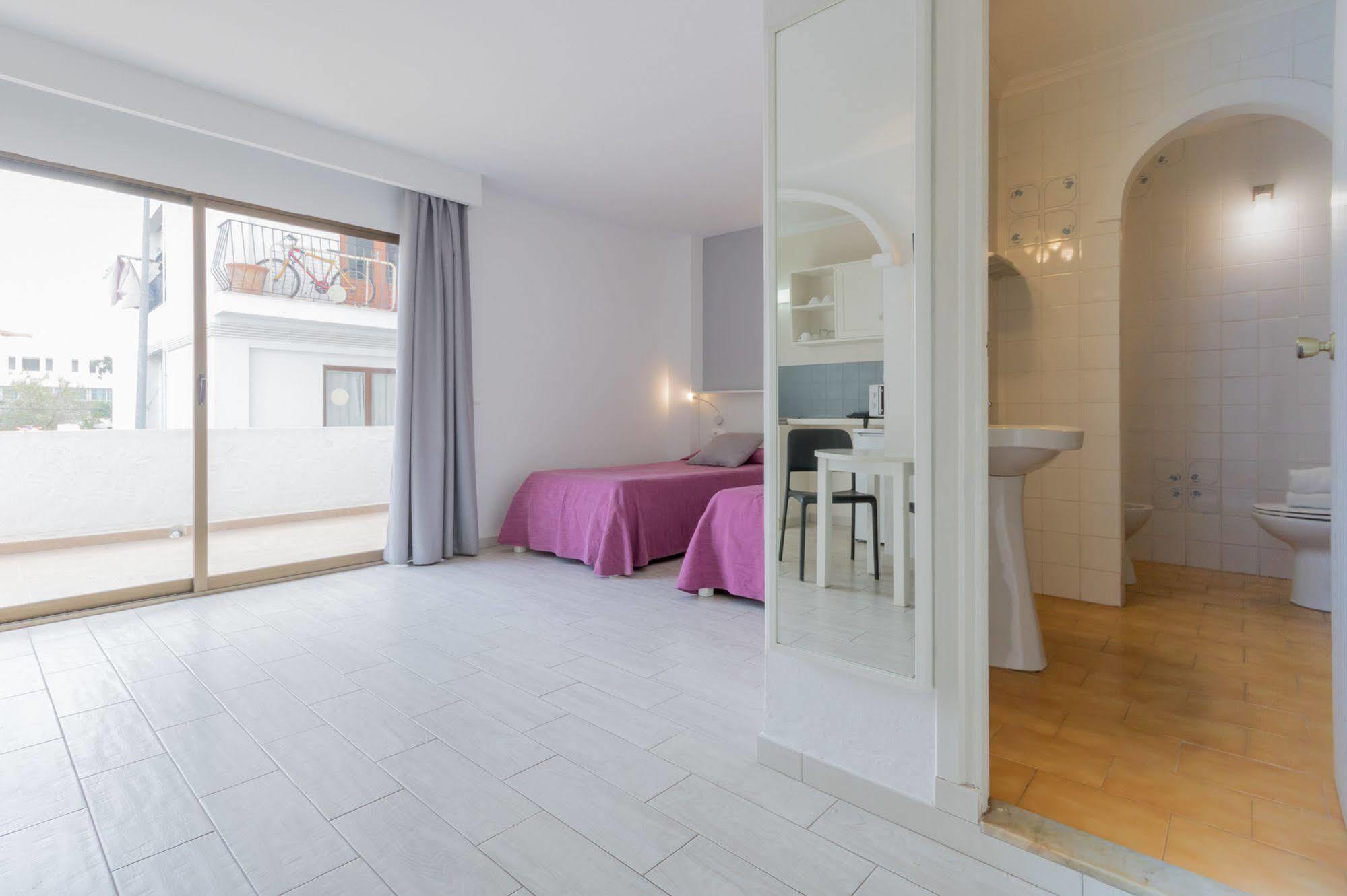 Apartamentos Orosol 2 By Typic Hotels Сан-Антонио-Абад Экстерьер фото