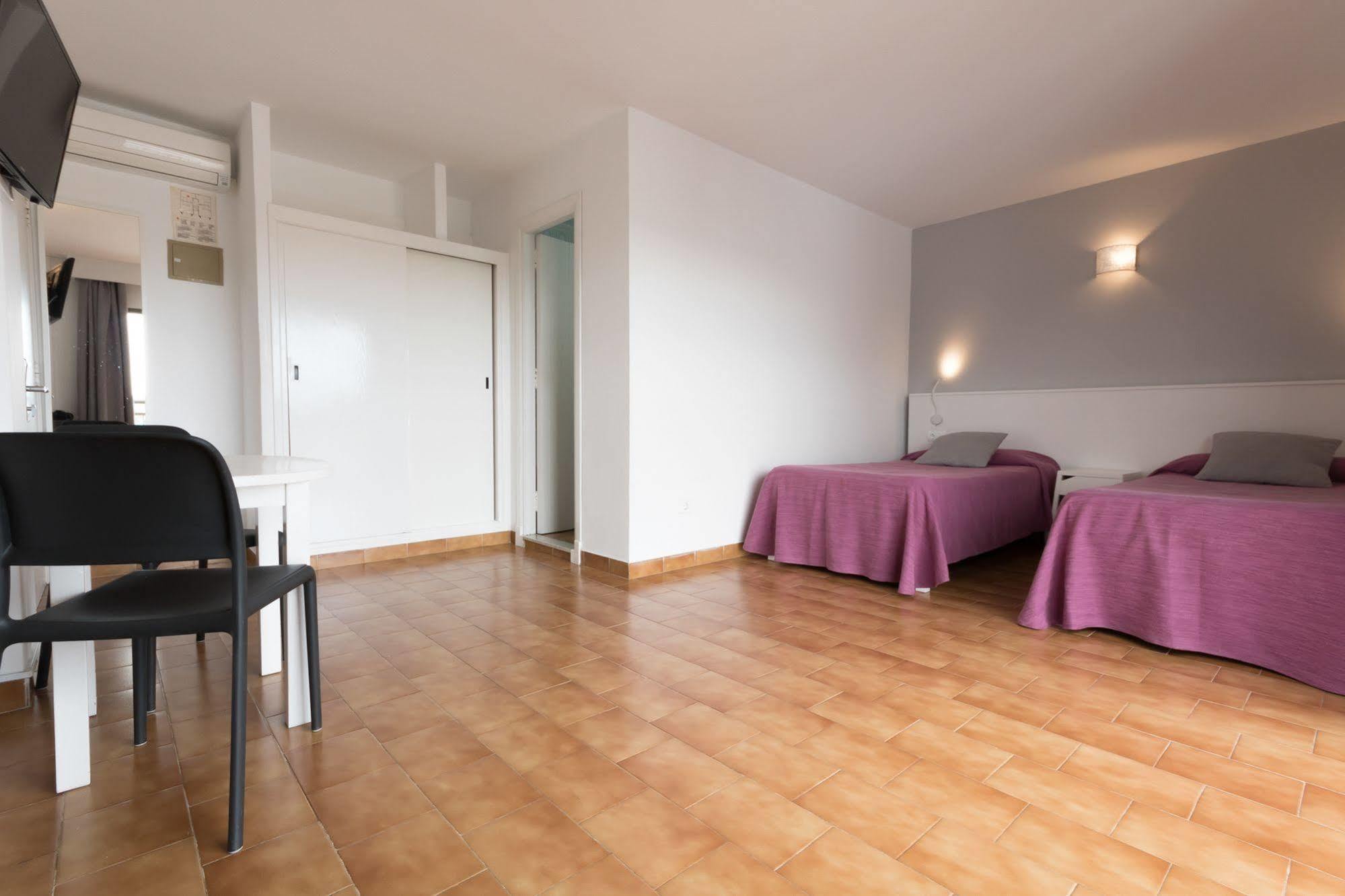 Apartamentos Orosol 2 By Typic Hotels Сан-Антонио-Абад Экстерьер фото