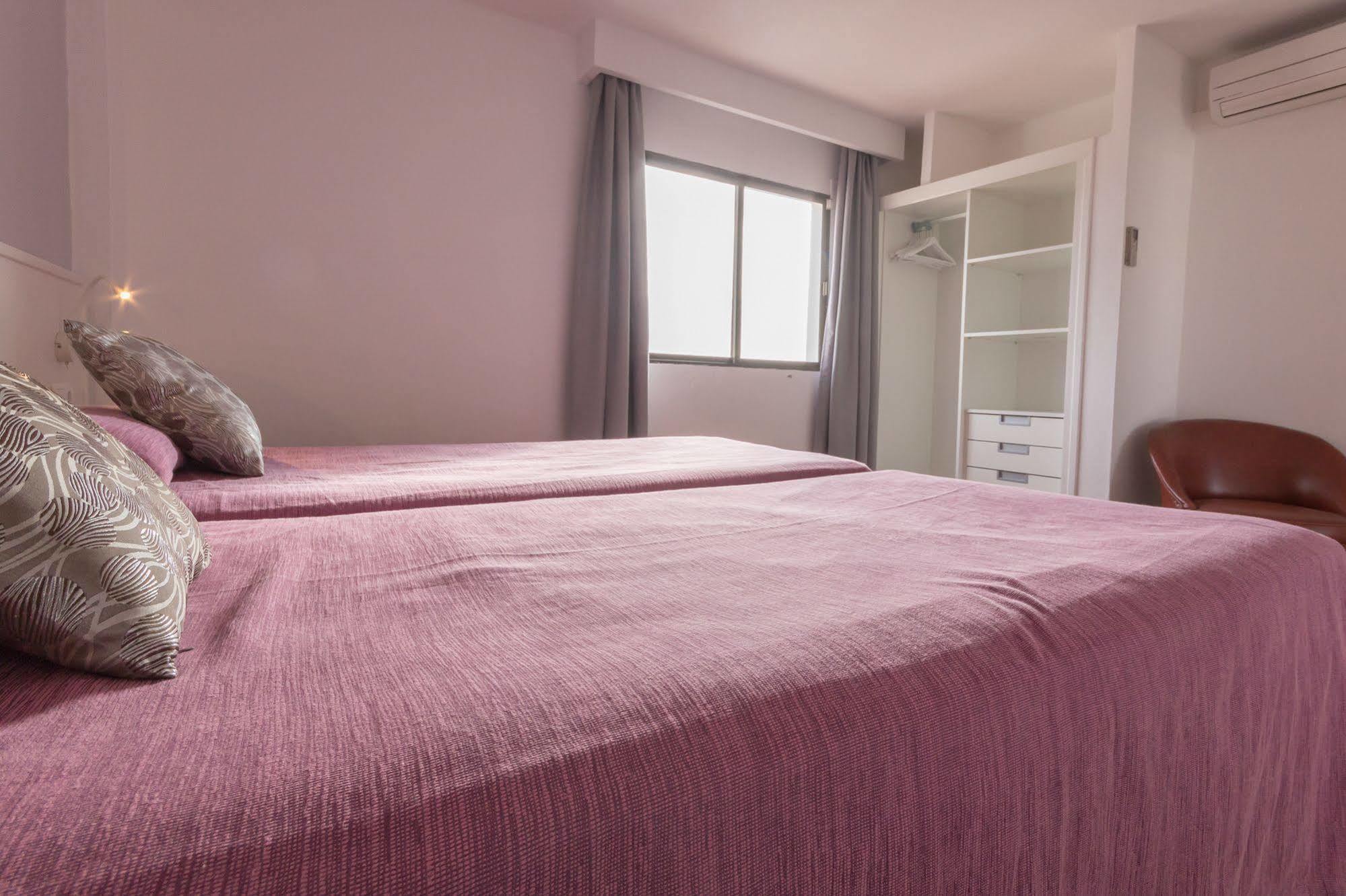 Apartamentos Orosol 2 By Typic Hotels Сан-Антонио-Абад Экстерьер фото