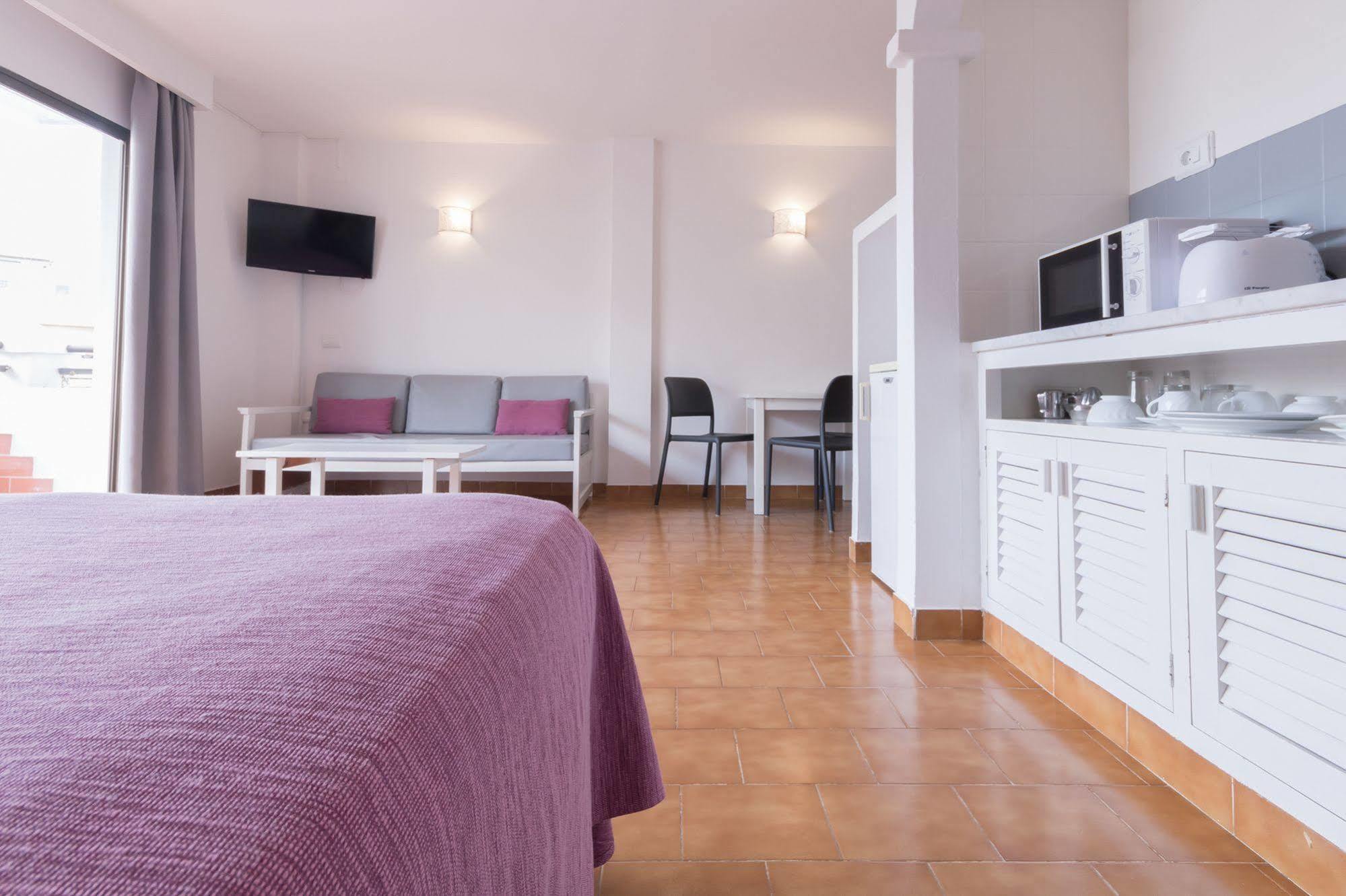 Apartamentos Orosol 2 By Typic Hotels Сан-Антонио-Абад Экстерьер фото